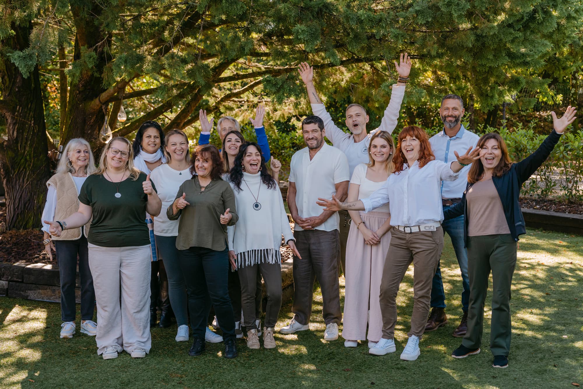 Image de toutes l'équipe de AVA Bien-Etre prete à vous accueillir pour vos retraites bien-être en Provence