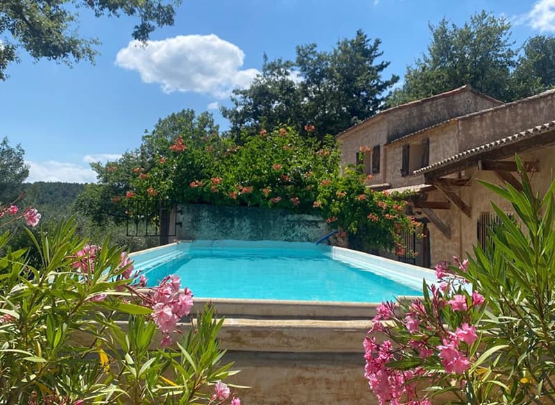Mas provençal AVA Bien-être avec extérieurs et piscine - vue 1