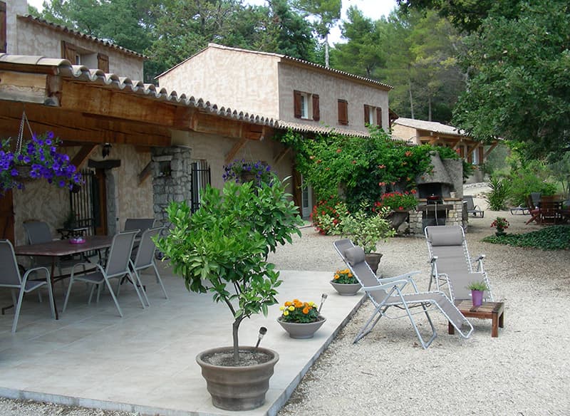 Mas provençal AVA Bien-être avec extérieurs et piscine - vue 2